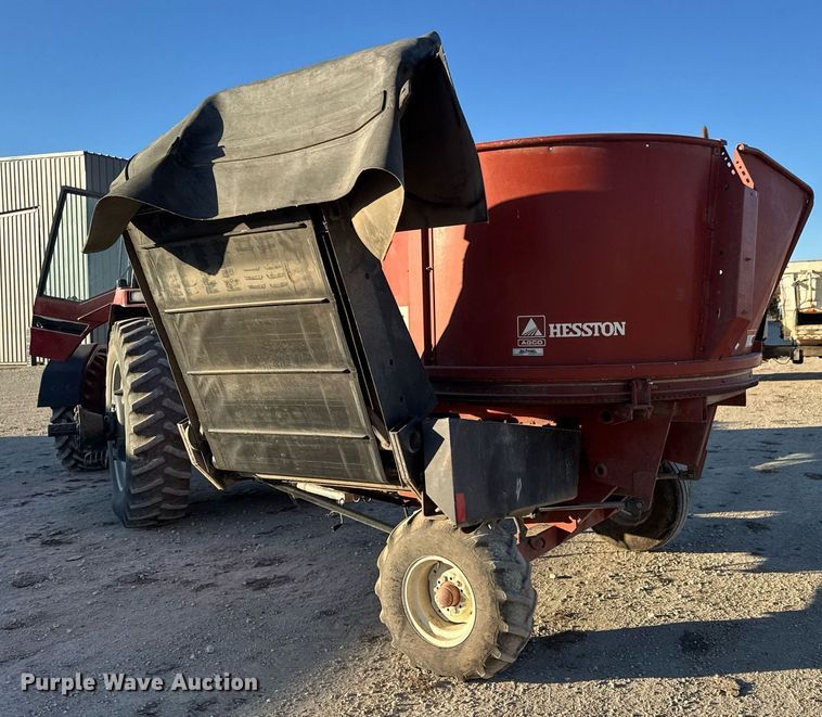 image for item LH9337 Hesston BP25 bale processor