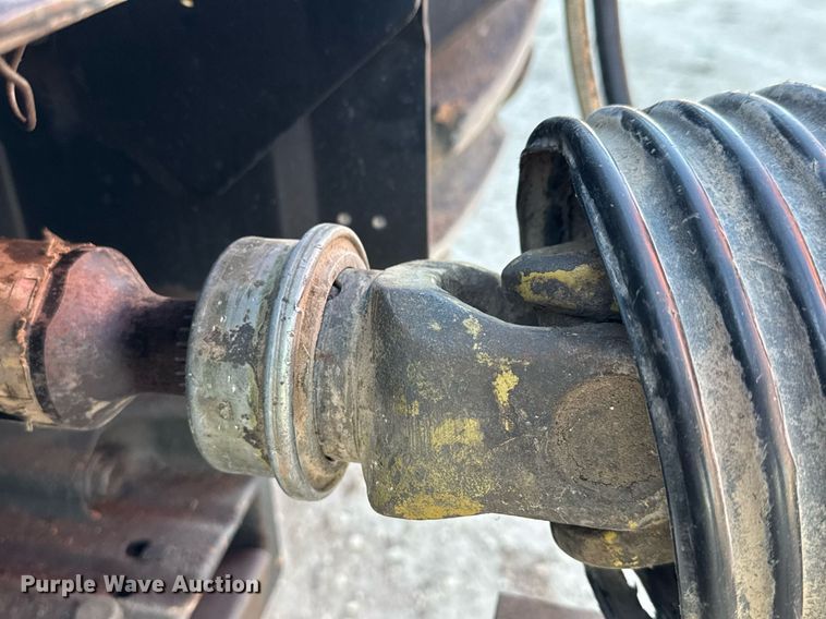 image for item LH9337 Hesston BP25 bale processor