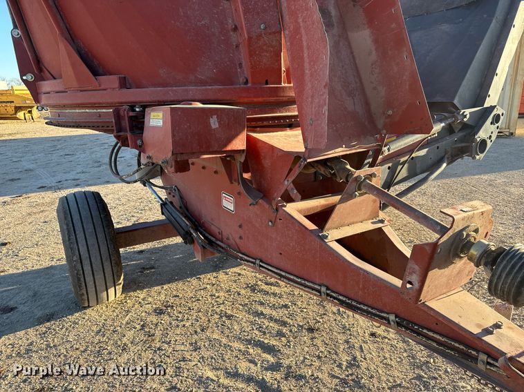 image for item LH9337 Hesston BP25 bale processor