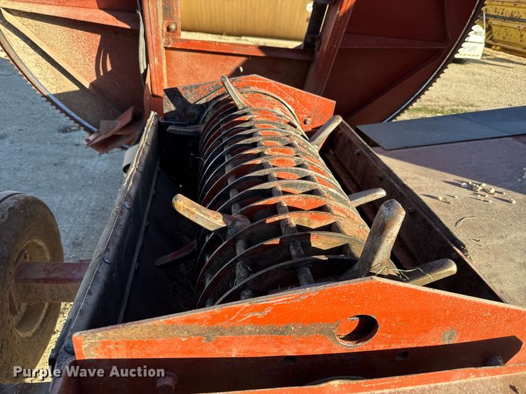 image for item LH9337 Hesston BP25 bale processor