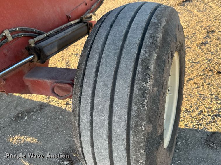 image for item LH9337 Hesston BP25 bale processor