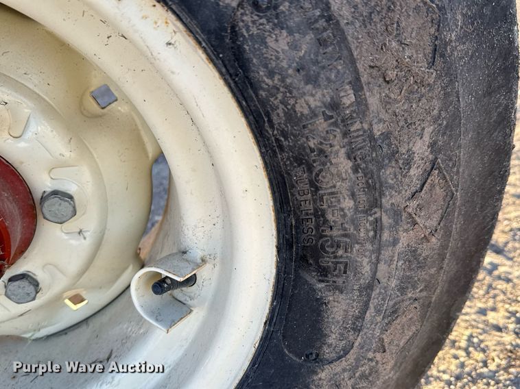 image for item LH9337 Hesston BP25 bale processor