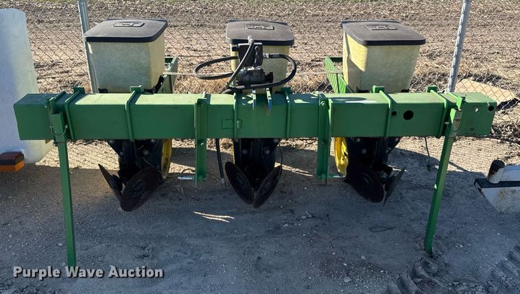 image for item LH9346 John Deere planter