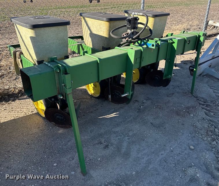image for item LH9346 John Deere planter