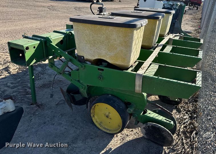 image for item LH9346 John Deere planter