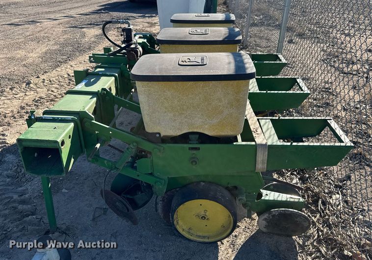 image for item LH9346 John Deere planter
