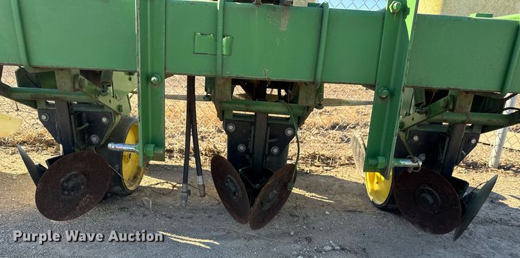 image for item LH9346 John Deere planter