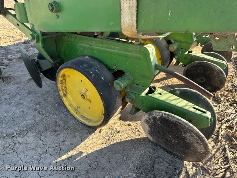 image for item LH9346 John Deere planter