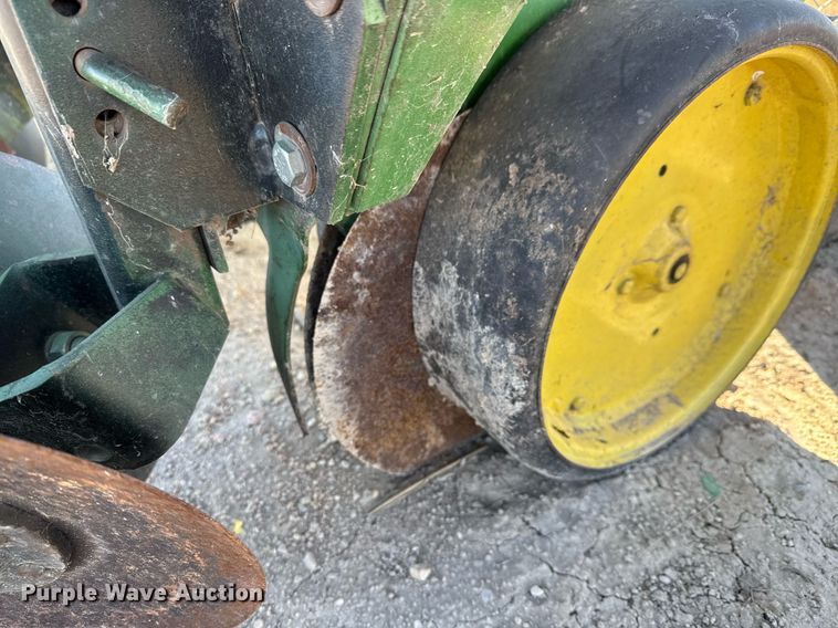 image for item LH9346 John Deere planter