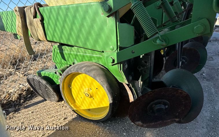 image for item LH9346 John Deere planter