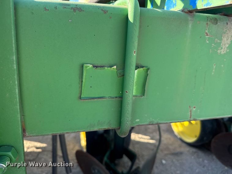 image for item LH9346 John Deere planter