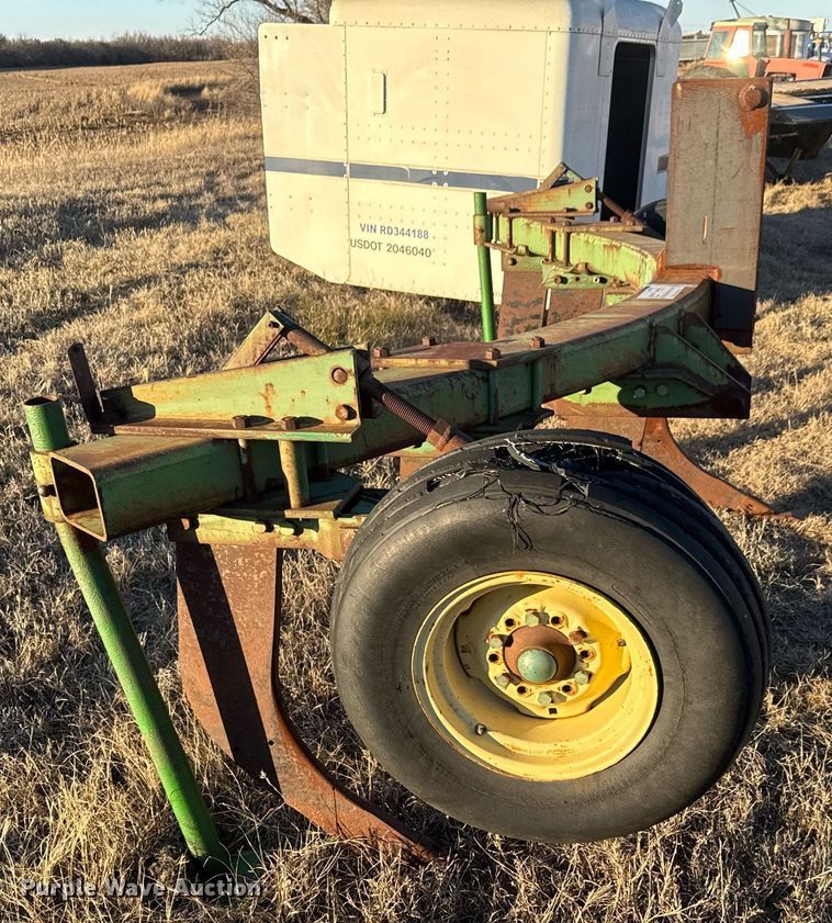 image for item LH9361 John Deere V-ripper