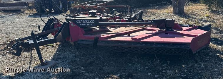 image for item LH9373 Mahindra 3615 Ol' Grizz batwing rotary mower