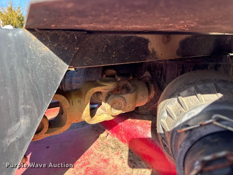 image for item LH9373 Mahindra 3615 Ol' Grizz batwing rotary mower