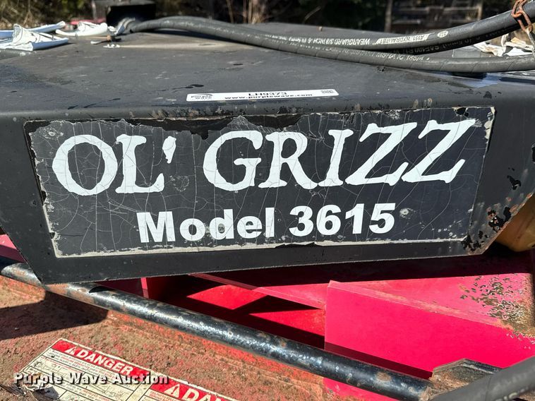 image for item LH9373 Mahindra 3615 Ol' Grizz batwing rotary mower