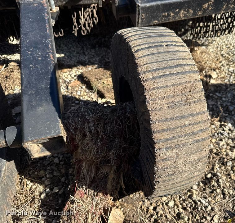 image for item LH9373 Mahindra 3615 Ol' Grizz batwing rotary mower