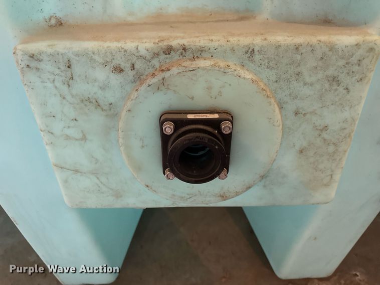 image for item OG9746 Norwesco  poly tank