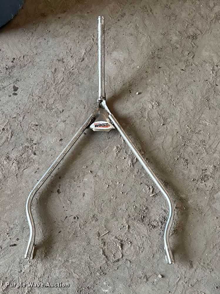 image for item OG9747 Approximately 12 NutraBoss 1500 Series Y drop nutrient placers