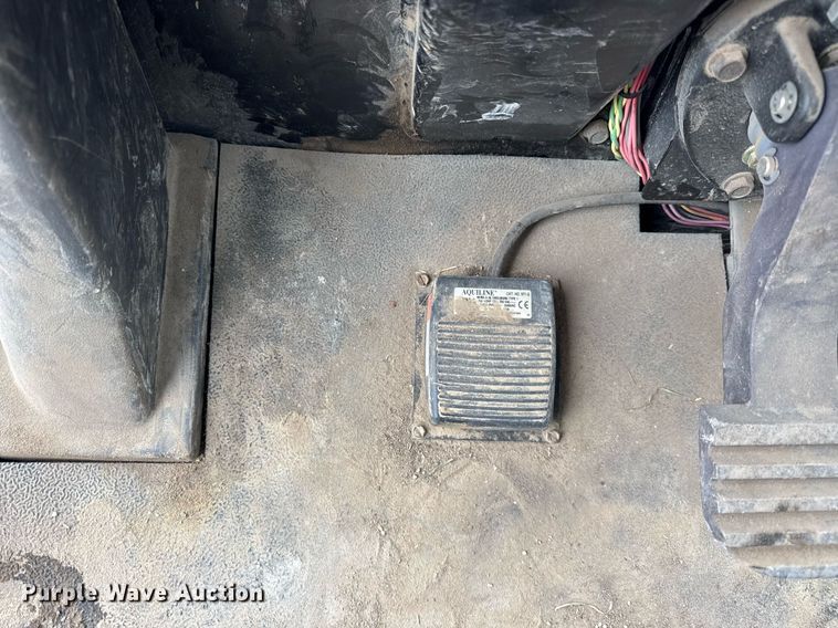 image for item OG9755 2013 Agco Rogator RG1100 spreader