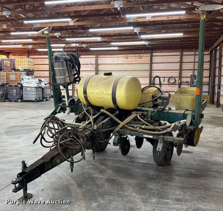 image for item OG9760 John Deere 7000 planter