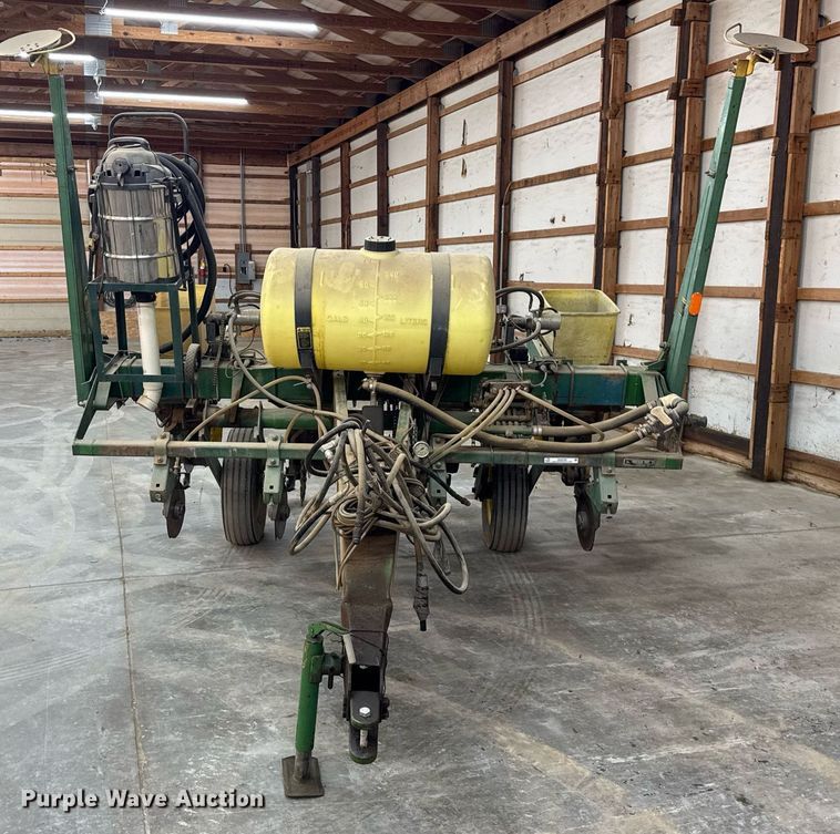 image for item OG9760 John Deere 7000 planter