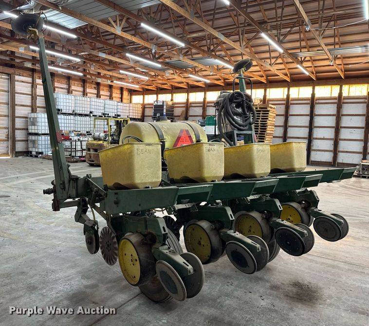 image for item OG9760 John Deere 7000 planter