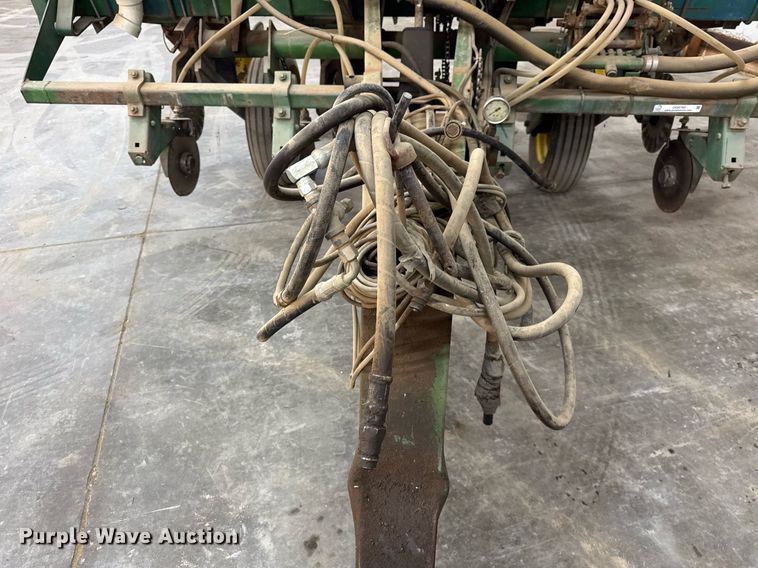 image for item OG9760 John Deere 7000 planter