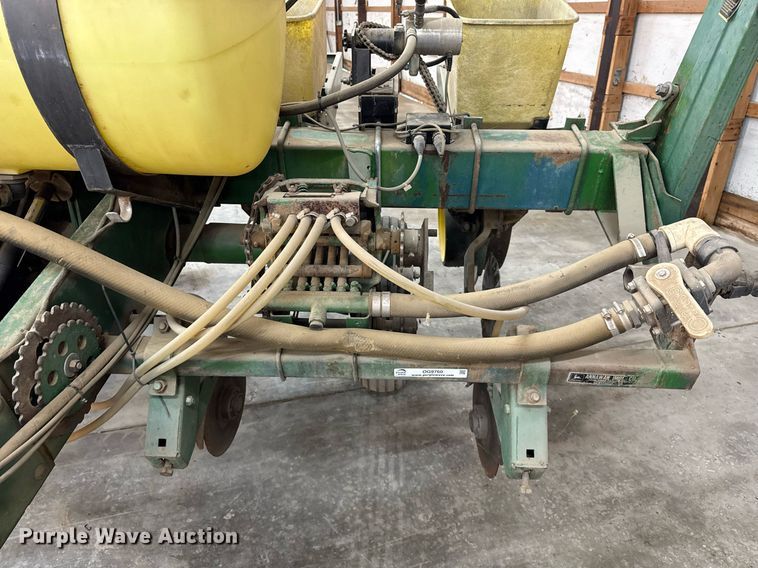 image for item OG9760 John Deere 7000 planter