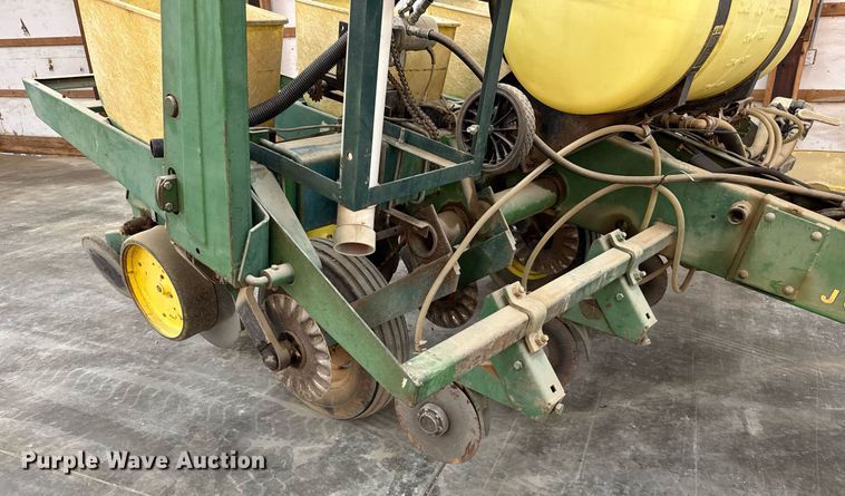 image for item OG9760 John Deere 7000 planter