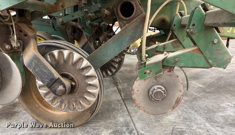 image for item OG9760 John Deere 7000 planter
