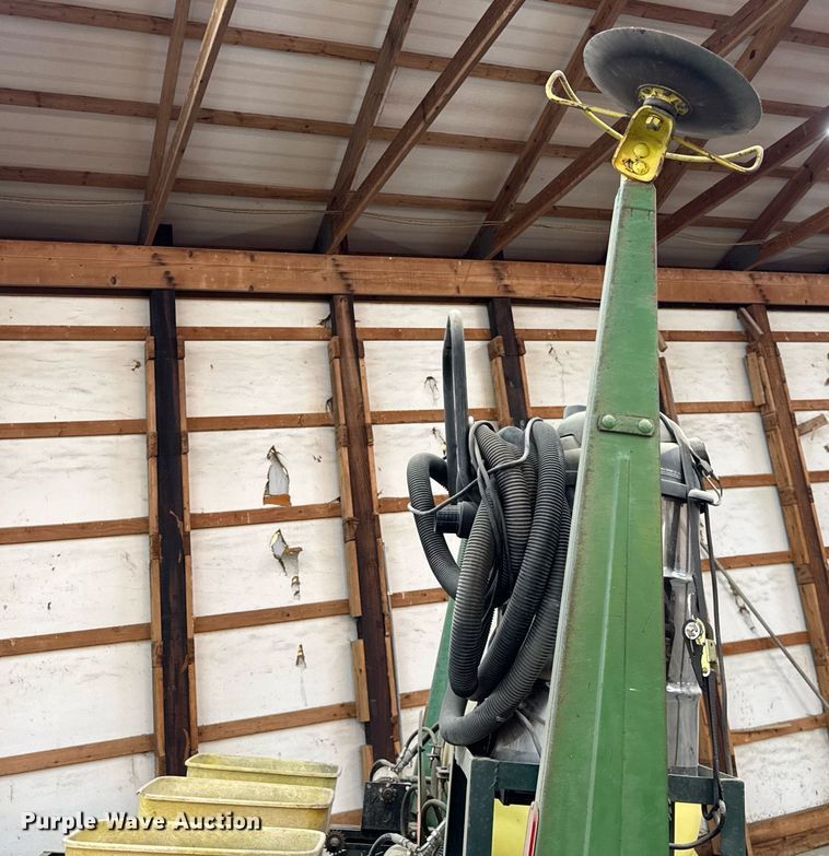 image for item OG9760 John Deere 7000 planter