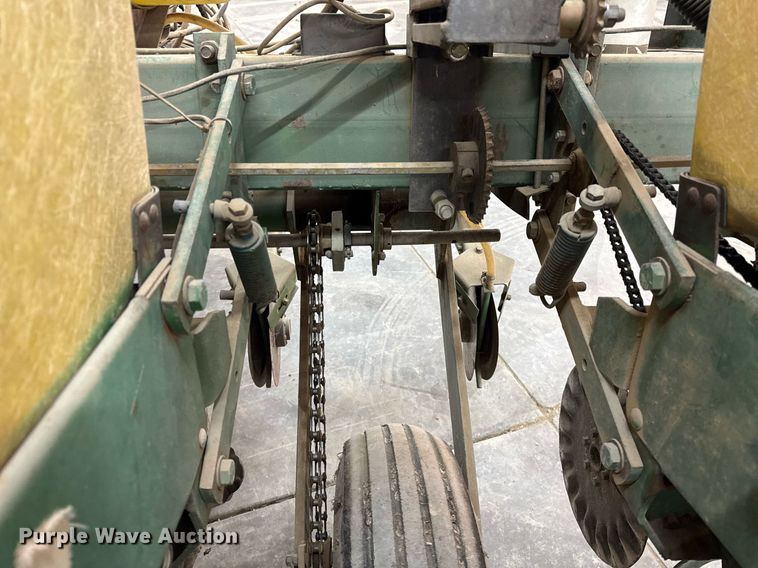 image for item OG9760 John Deere 7000 planter