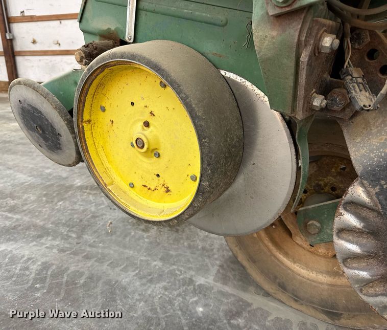 image for item OG9760 John Deere 7000 planter