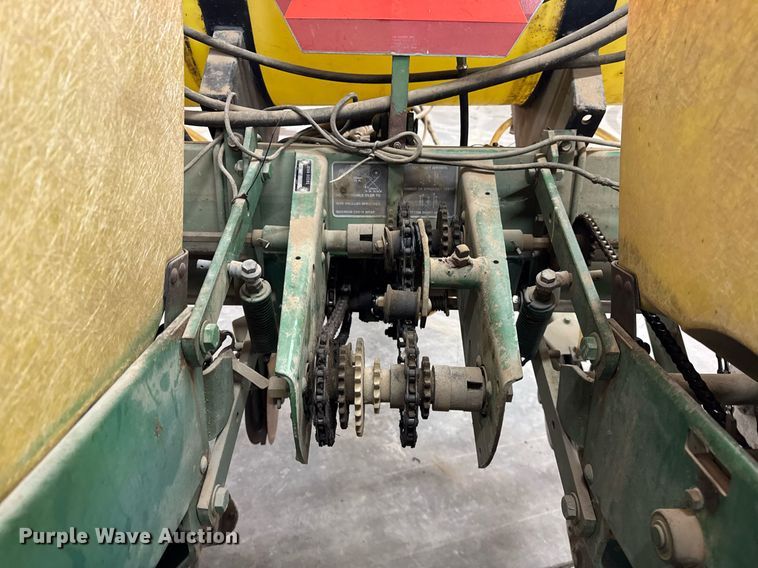 image for item OG9760 John Deere 7000 planter