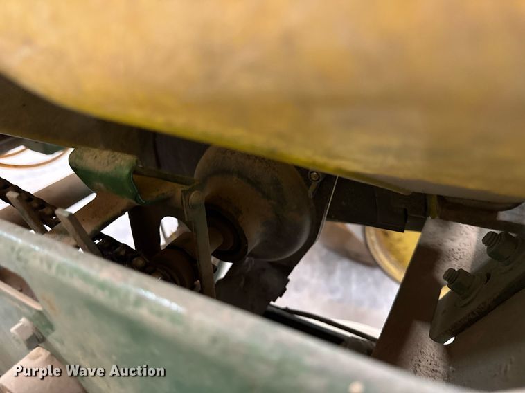 image for item OG9760 John Deere 7000 planter