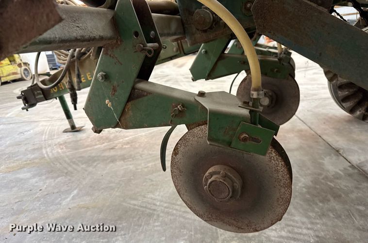 image for item OG9760 John Deere 7000 planter