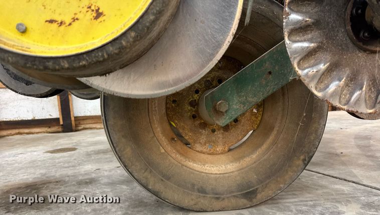 image for item OG9760 John Deere 7000 planter