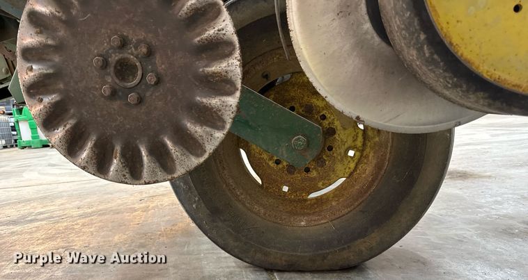 image for item OG9760 John Deere 7000 planter