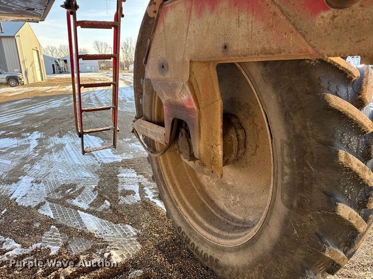 image for item OG9762 2014 Miller Nitro 5240 sprayer