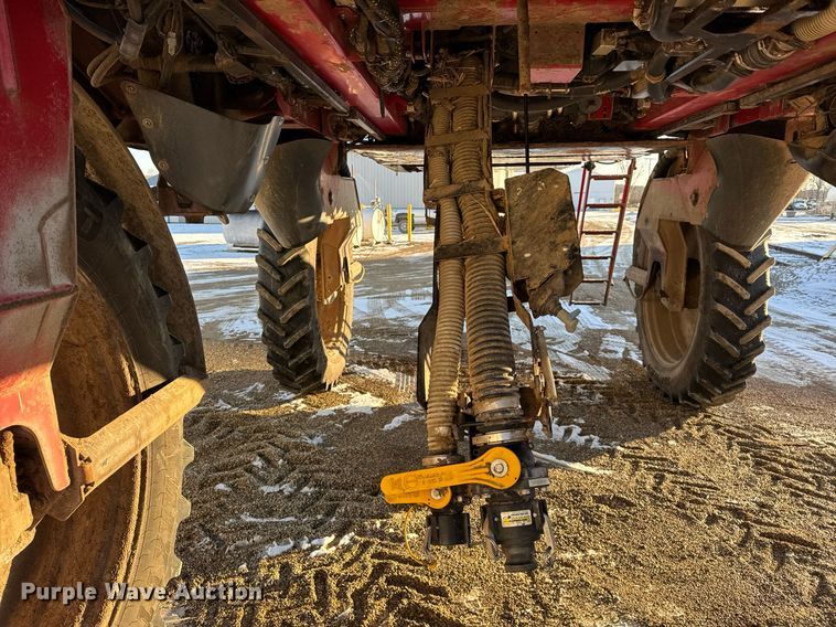 image for item OG9762 2014 Miller Nitro 5240 sprayer