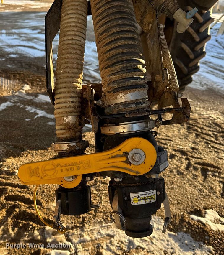 image for item OG9762 2014 Miller Nitro 5240 sprayer