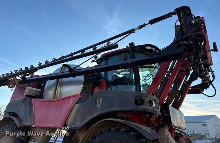 image for item OG9762 2014 Miller Nitro 5240 sprayer