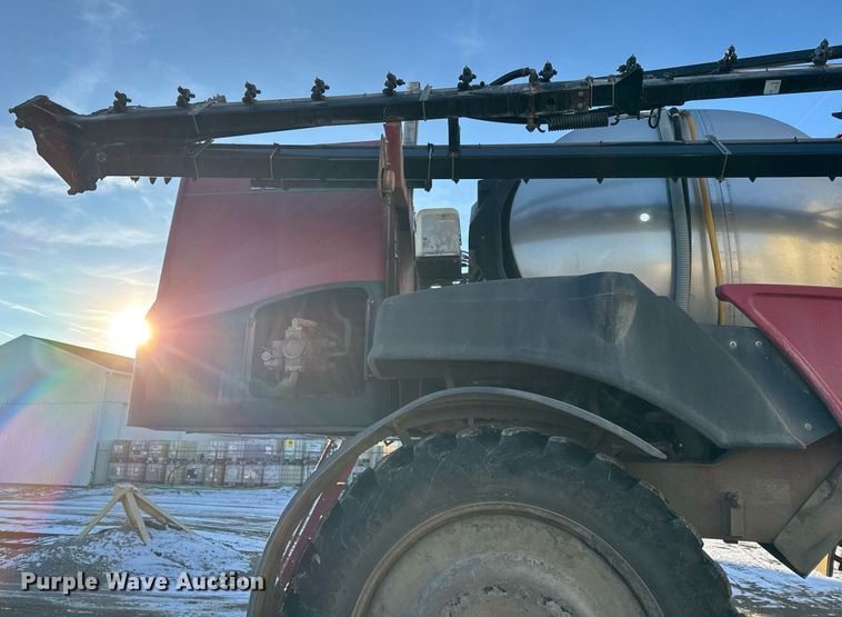 image for item OG9762 2014 Miller Nitro 5240 sprayer