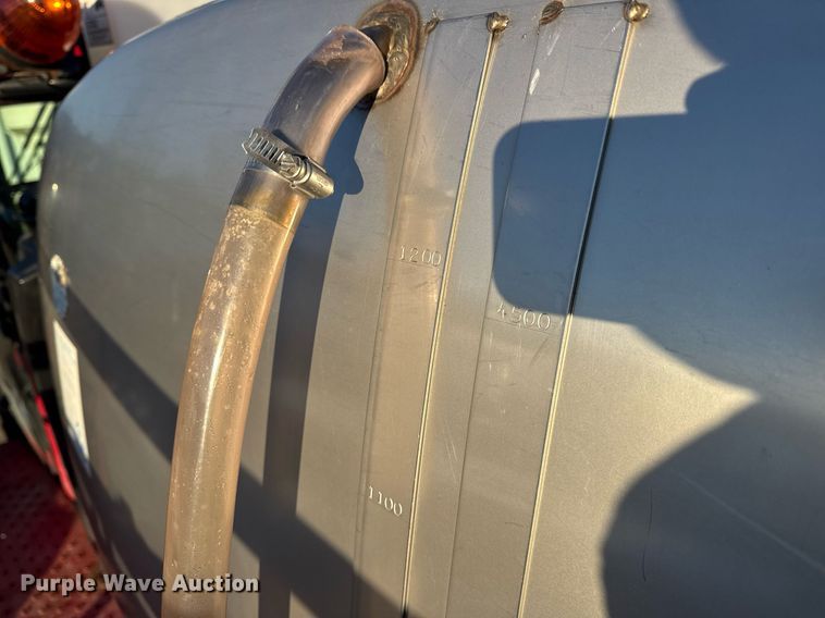 image for item OG9762 2014 Miller Nitro 5240 sprayer