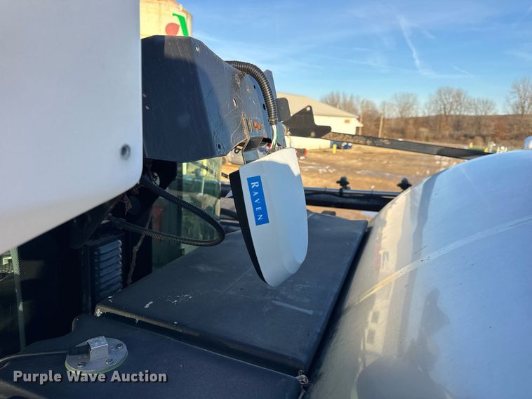 image for item OG9762 2014 Miller Nitro 5240 sprayer