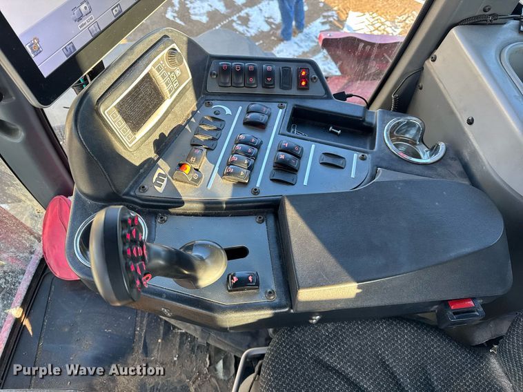 image for item OG9762 2014 Miller Nitro 5240 sprayer