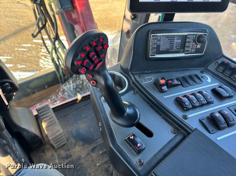 image for item OG9762 2014 Miller Nitro 5240 sprayer