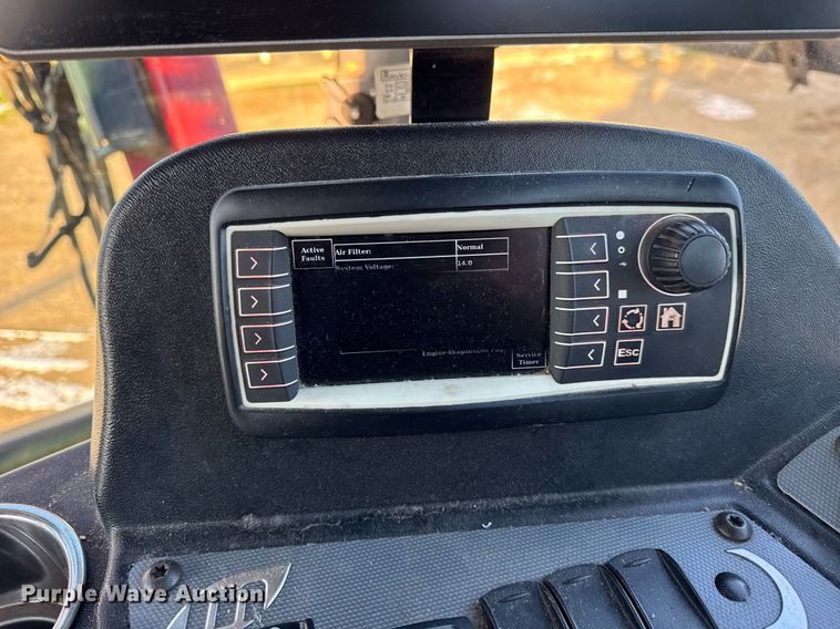 image for item OG9762 2014 Miller Nitro 5240 sprayer