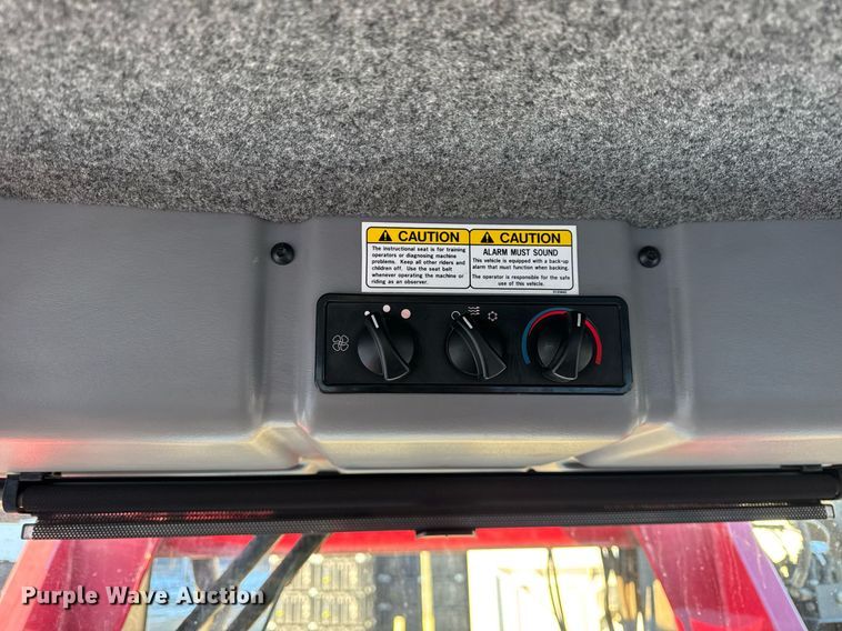 image for item OG9762 2014 Miller Nitro 5240 sprayer