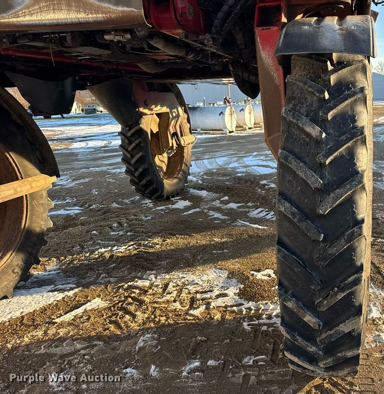 image for item OG9762 2014 Miller Nitro 5240 sprayer